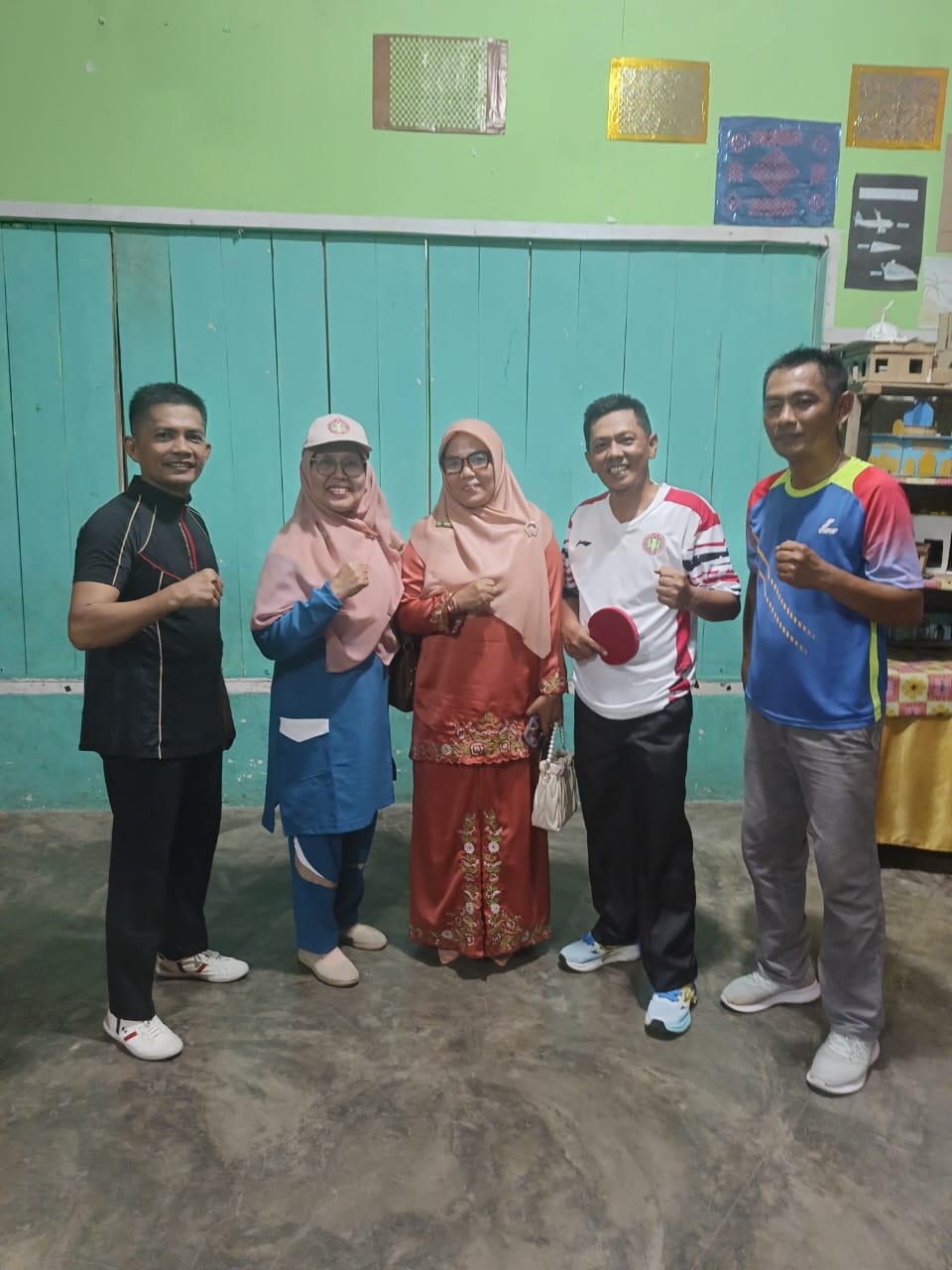 Juara 1 Tennis Meja Ganda Putra Tingkat Kabupaten Agam pada Peringatan HUT PGRI ke - 80